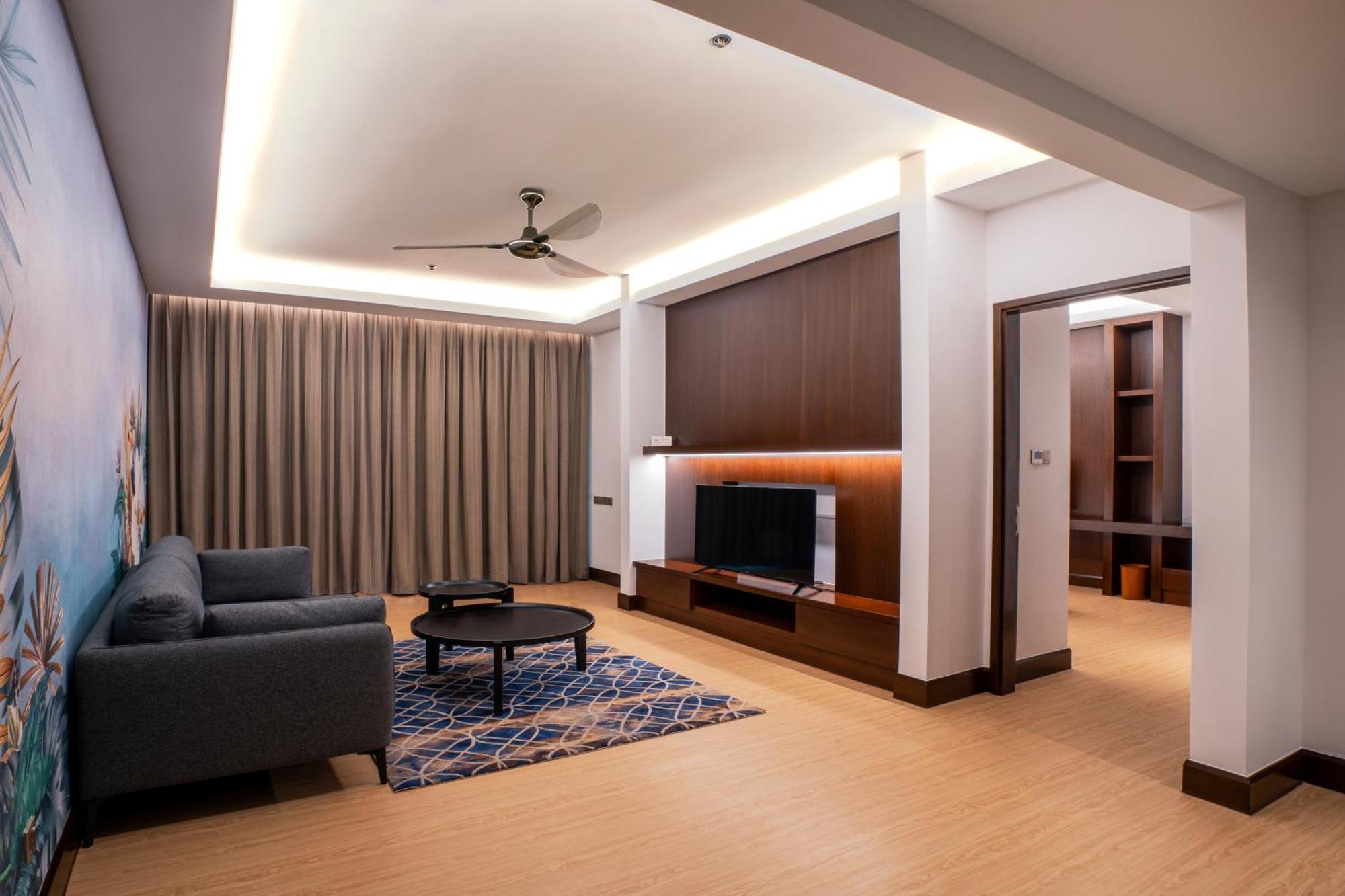 St Giles Gardens Hotel Kuala Lumpur Eksteriør billede A living room in a condominium