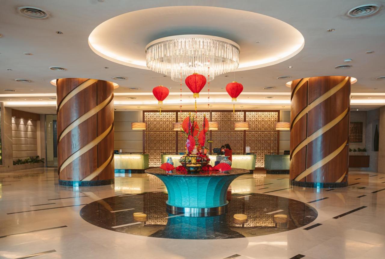 St Giles Gardens Hotel Kuala Lumpur Eksteriør billede The lobby of the hotel